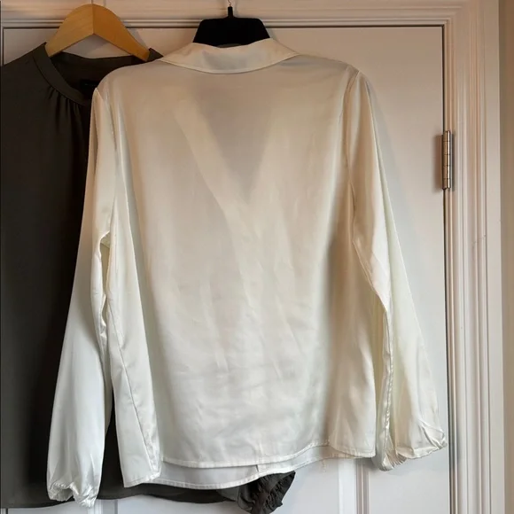 3 Blouses: Banana Republic, WHBM - Picture 8 of 11